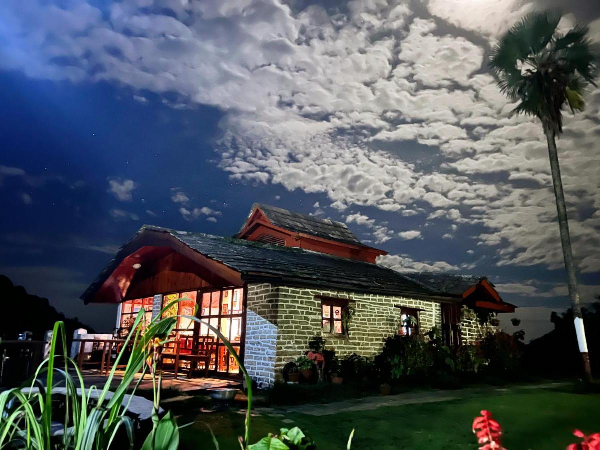 Es Deurali Resort Pókhara Exteriér fotografie