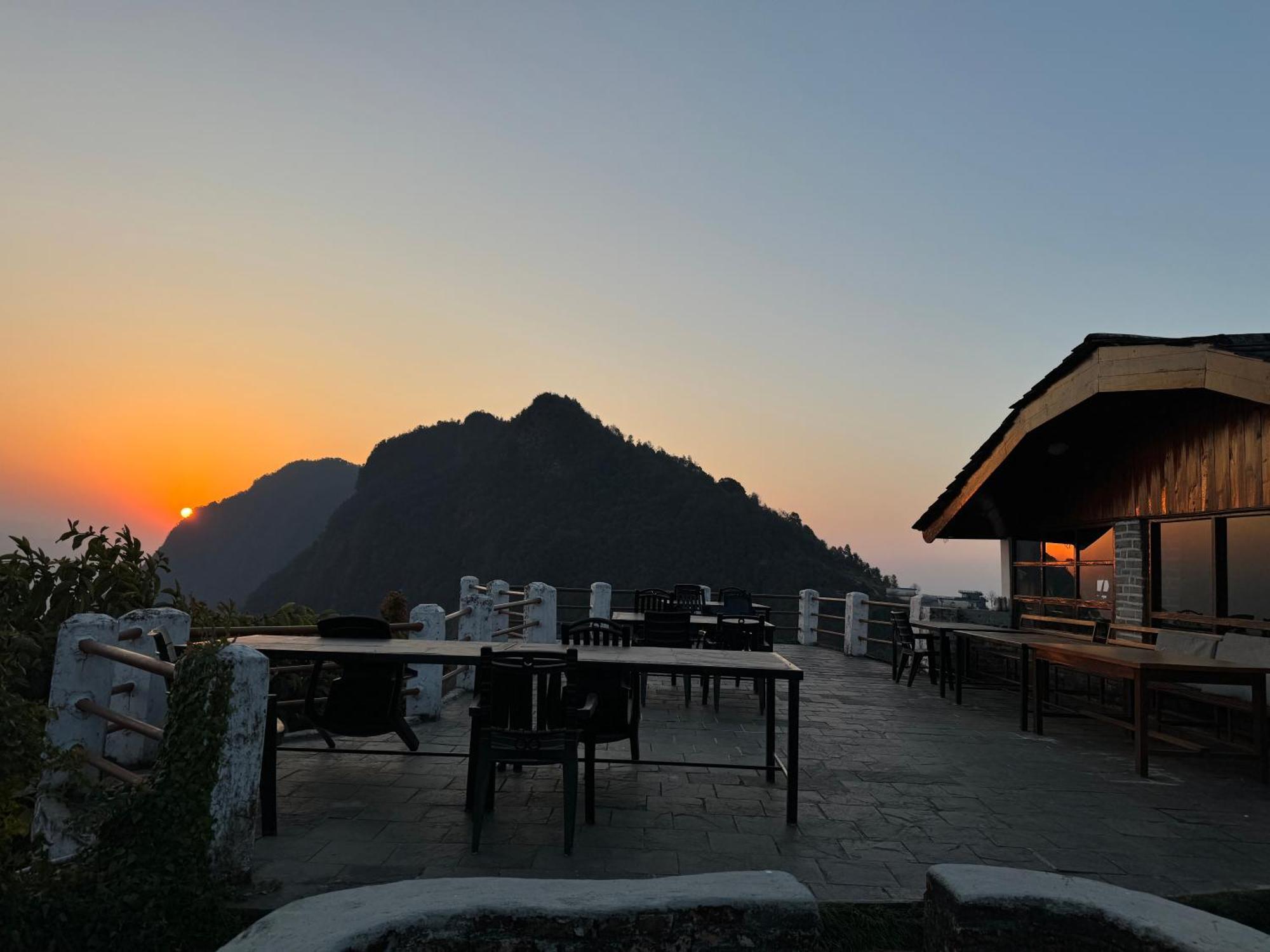 Es Deurali Resort Pókhara Exteriér fotografie